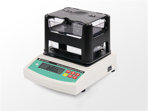 固體體質(zhì)變化率測(cè)試儀DA-300VM由DahoMeter『達(dá)宏美拓』研發(fā)生產(chǎn)，是運(yùn)用阿基米德原理浮力法，配合軟件技術(shù)自動(dòng)計(jì)算出質(zhì)量變化率或者體積變化率，具有測(cè)量重復(fù)性好，精度高，操作簡單……等特點(diǎn)